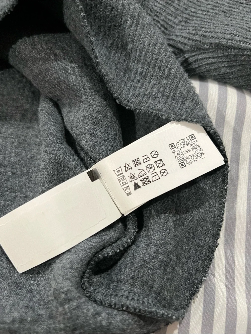 Zara Cropped Button-Front Knit Cardigan in Charcoal Grey - Picture 9 of 10